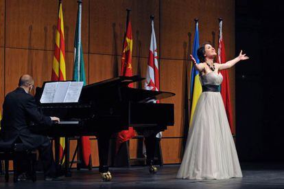 La joven soprano ucraniana Olga Kulchynska,, ganadora del vi&ntilde;as, durante el concurso. 