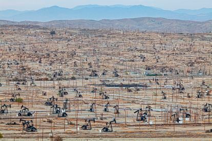 Campo petrolífero en el condado de Kern, California. 