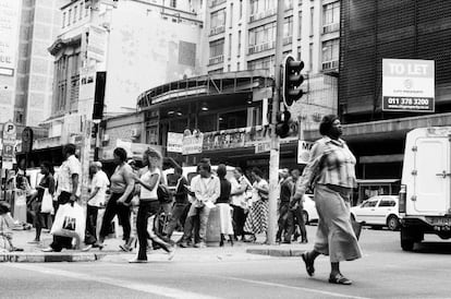'Crossing, Between Eloff and Bree Street, 2008'