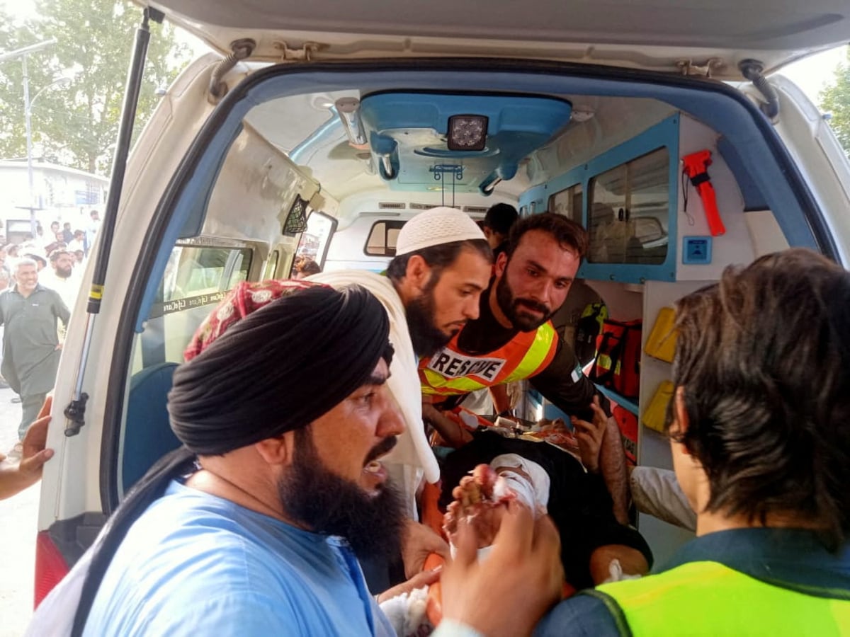 Al menos 44 muertos en un atentado suicida durante un mitin de un partido islamista en Pakistán | Internacional
