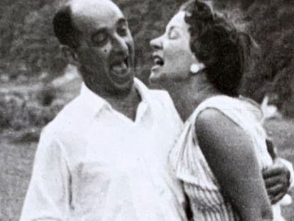 El ingeniero José Hernández Santorcuato y su esposa, la francesa Raimonde Bertin, en 1955.