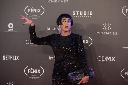 La actriz Rossy de Palma posa ante las cámaras antes de la ceremonia en la que el filme mexicano 'La libertad del diablo' ha recibido el premio al mejor largometraje documental.