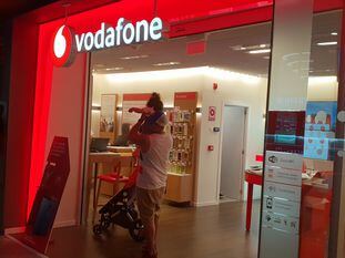 Una tienda de Vodafone en Madrid.