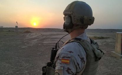 Un militar español en la base Gran Capitán, en Besmayah, Irak.