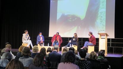 Un ponente interviene durante el acto de inauguración del primer Fórum Internacional Youth Act!, el lunes 22, en Barcelona. / Consejo de la Juventud de Barcelona