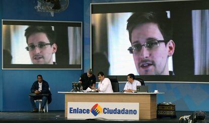 El presidente Correa habla del caso Snowden en televisi&oacute;n este s&aacute;bado.
