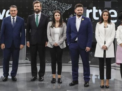 Desde la izquierda: Cayetana Álvarez de Toledo, Aitor Esteban, Iván Espinosa de los Monteros, Irene Montero, Gabriel Rufián, Inés Arrimadas y Adriana Lastra, en el debate de RTVE.