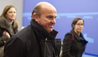 Luis de Guindos, a la llegada de la reunión del Eurogrupo el domingo 24 de marzo