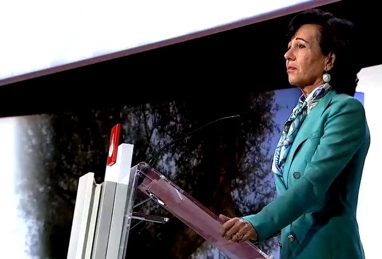 La presidenta del Santander, Ana Botín, en la junta de accionistas celebrada el 27 de octubre de 2020.
