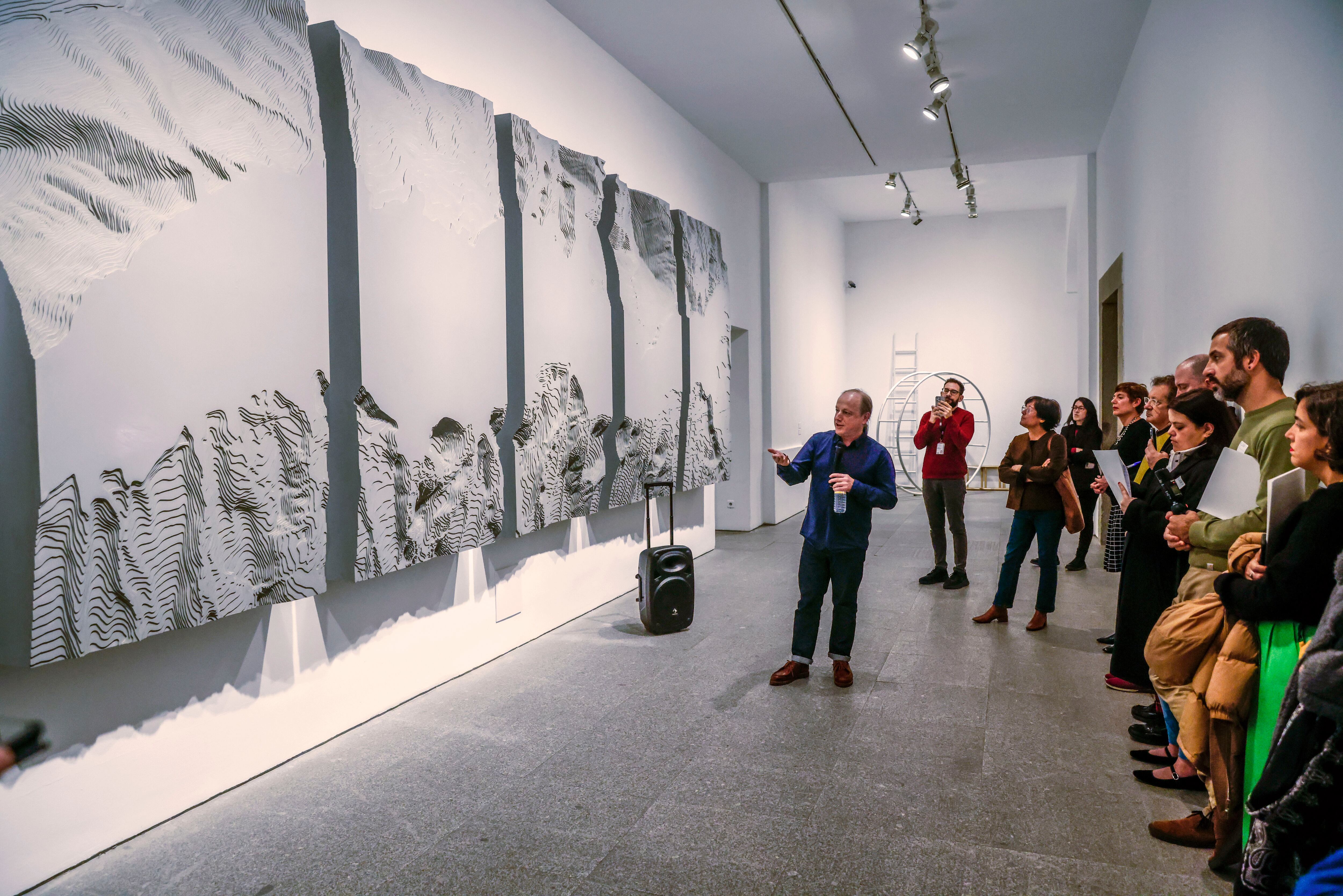 Ibon Aranberri llena el Museo Reina Sofía de restos industriales