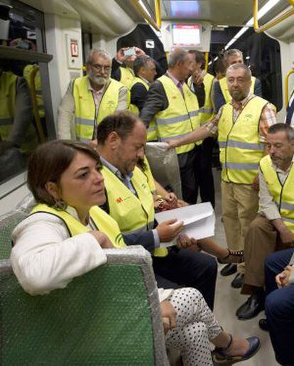 Cortés, en el primer ensayo del metro con pasajeros.