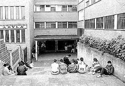 Alumnos en el instituto de Abyla de Ceuta, uno de los que más episodios de violencia ha vivido.