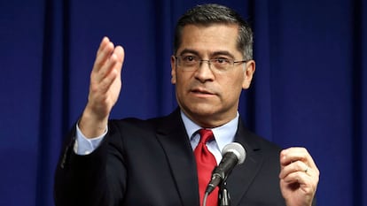 El fiscal de California, Xavier Becerra, nominado a secretario de salud.