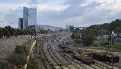 L'ampliació de la Ciutadella obliga a resoldre què fa amb les vies del tren.