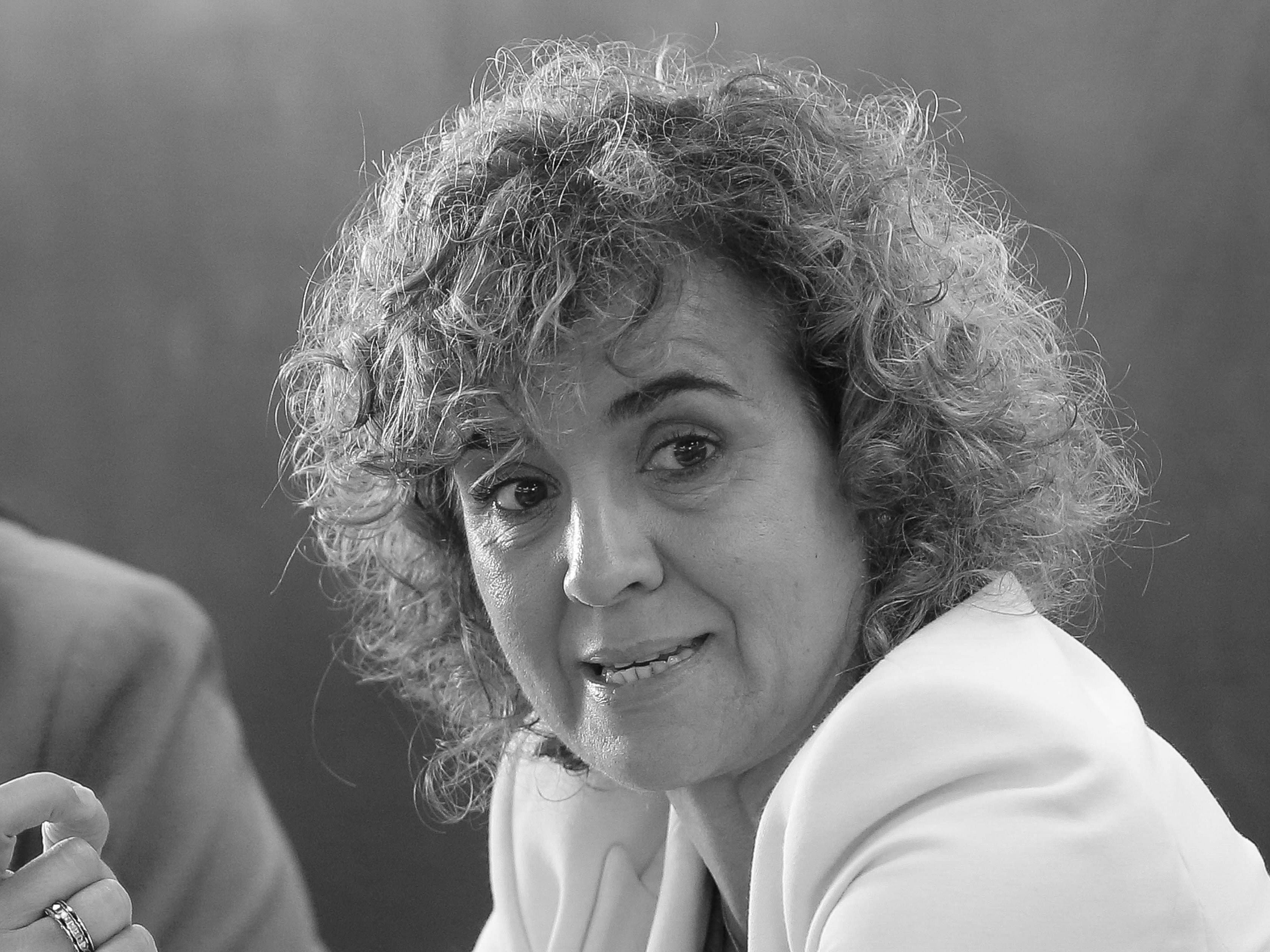 A presidente do PP de Lugo, Elena Candia (l), e a candidata do PP às eleições europeias, Dolors Montserrat (d), durante um pequeno-almoço na Estação Ferroviária de Lugo, no dia 30 de maio de 2024, em Lugo, Galiza (Espanha ).  O pequeno-almoço é realizado como um ato de apoio a Dolors Montserrat como candidata do Partido Popular ao Parlamento Europeu para as próximas eleições de 9 de junho.  Após a reunião, o candidato visitou a Estação.  30 DE MAIO DE 2024; PEQUENO ALMOÇO 9 DE JUNHO; VISITA DO CANDIDATO EUROPEU;