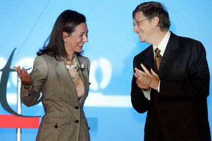 Ana Patricia Botín y Bill Gates, durante el encuentro con empresarios en Madrid.