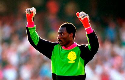 N'Kono, con Camerún en el Mundial de Italia 90.