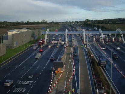 Autopista de peaje en Irlanda.