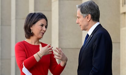German Foreign Minister Annalena Baerbock talks with her American counterpart, Antony Blinken, this Friday in Berlin.