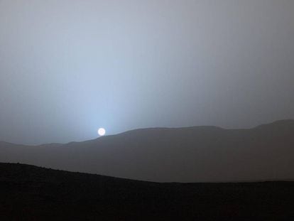 Imagen de una puesta de Sol en el cr&aacute;ter Gale tomada por &#039;Curiosity&#039;