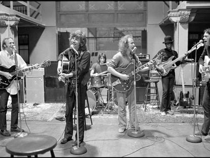 Desde la izquierda, en primer plano, Stephen Stills, Graham Nash, David Crosby y Neil Young, en un ensayo, en 1970.