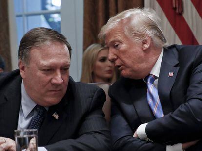 El presidente de EE UU, Donald Trump, junto al Secretario de Estado Mike Pompeo este miércoles en Washington.