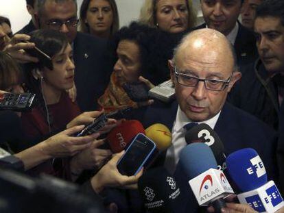 El ministro de Hacienda, Crist&oacute;bal Montoro, en la CEOE.