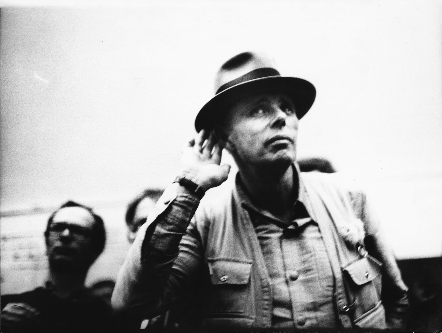 El artista alemán Joseph Beuys en una imagen del documental 'Beuys'.