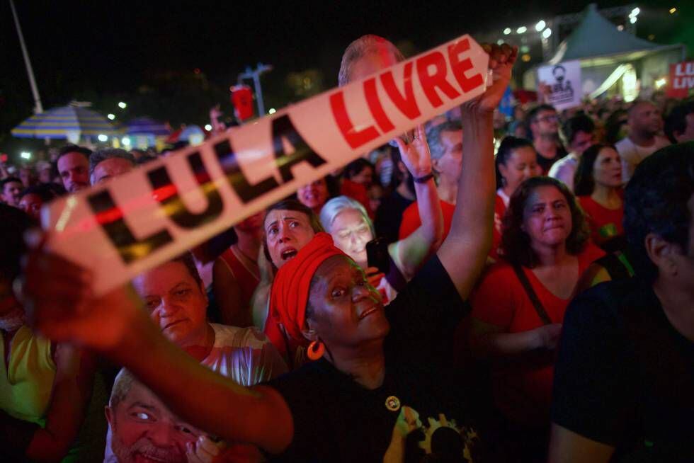 Seguidores de Lula exigieron su liberación este 28 de julio en Río de Janeiro, Brazil.