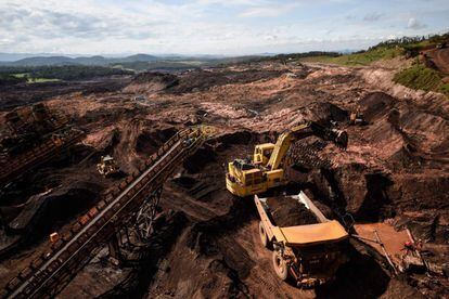 Los que figuran como desaparecidos se presumen muertos, pero aún no se encuentran debajo de las capas de residuos mineros fangosos liberados cuando la presa de relaves se rompió en la ciudad de Brumadinho.