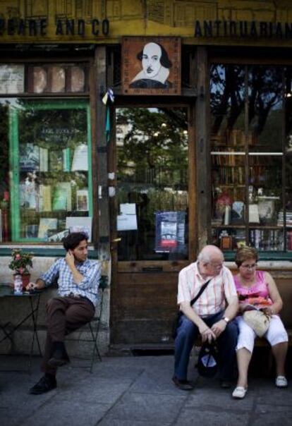 Fachada de la librería Shakespeare & Co de París.
