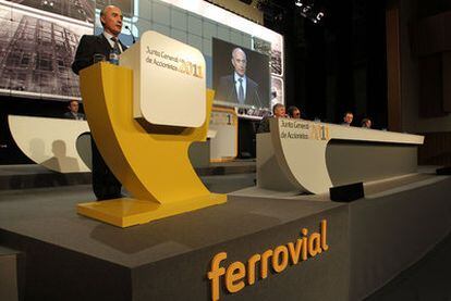 Última junta de accionistas de Ferrovial, que ya informa del sueldo de los 12 miembros de su consejo.