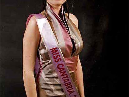 Ángela Bustillo posa como Miss Cantabria 2006.