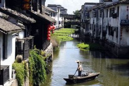 Los nueve los ríos rasgan Xitang, una de las 'ciudades del agua' más antiguas del gigante asiático