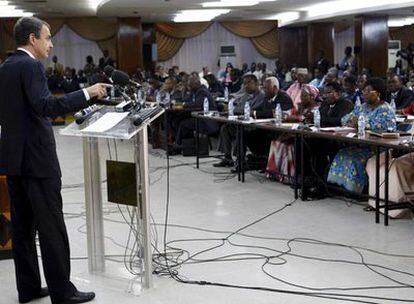 El presidente del Gobierno, José Luis Rodríguez Zapatero, interviene ante la Asamblea Nacional de Togo, en Lomé.