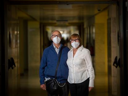 El paciente Alberto Gutiérrez, de 75 años, y su esposa, Mariluz Sánchez, de 71.