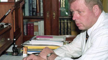 El exmédico de Colonia Dignidad Harmut Hopp, en la Comuna Parral de Chile, en 2000.