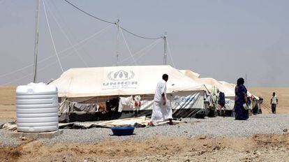 Desplazados iraqu&iacute;es, en campamentos del ACNUR, a las afueras de Mosul.