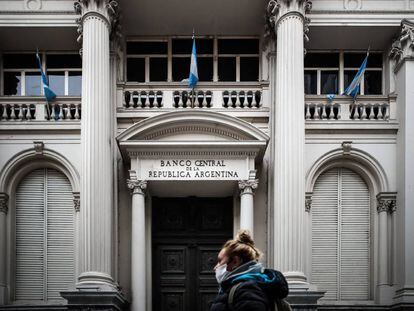 Con un repunte de los contagios por covid-19, Argentina se prepara para enfrentar un nuevo año con nuevas medidas económicas