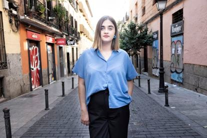 Andrea Henry, presidenta del Consejo de la Juventud de España, en el barrio de Malasaña en Madrid.