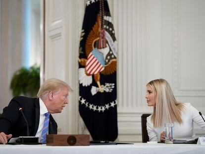 Donald Trump y su hija Ivanka durante un encuentro en la Casa Blanca el pasado 26 de junio.
