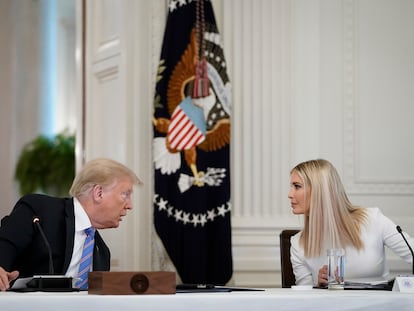 Donald Trump y su hija Ivanka durante un encuentro en la Casa Blanca el pasado 26 de junio.