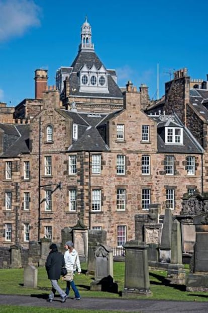 Cementerio de Greyfriars en Edimburgo (Escocia).