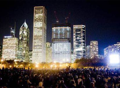 Miles de seguidores de Obama se reunieron anoche en el área de Grant Park, en Chicago, para arropar al senador demócrata.