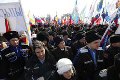 Manifestaci&oacute;n en la ciudad rusa de Stavropol, al sur del pa&iacute;s, en apoyo de la poblaci&oacute;n de Crimea.  