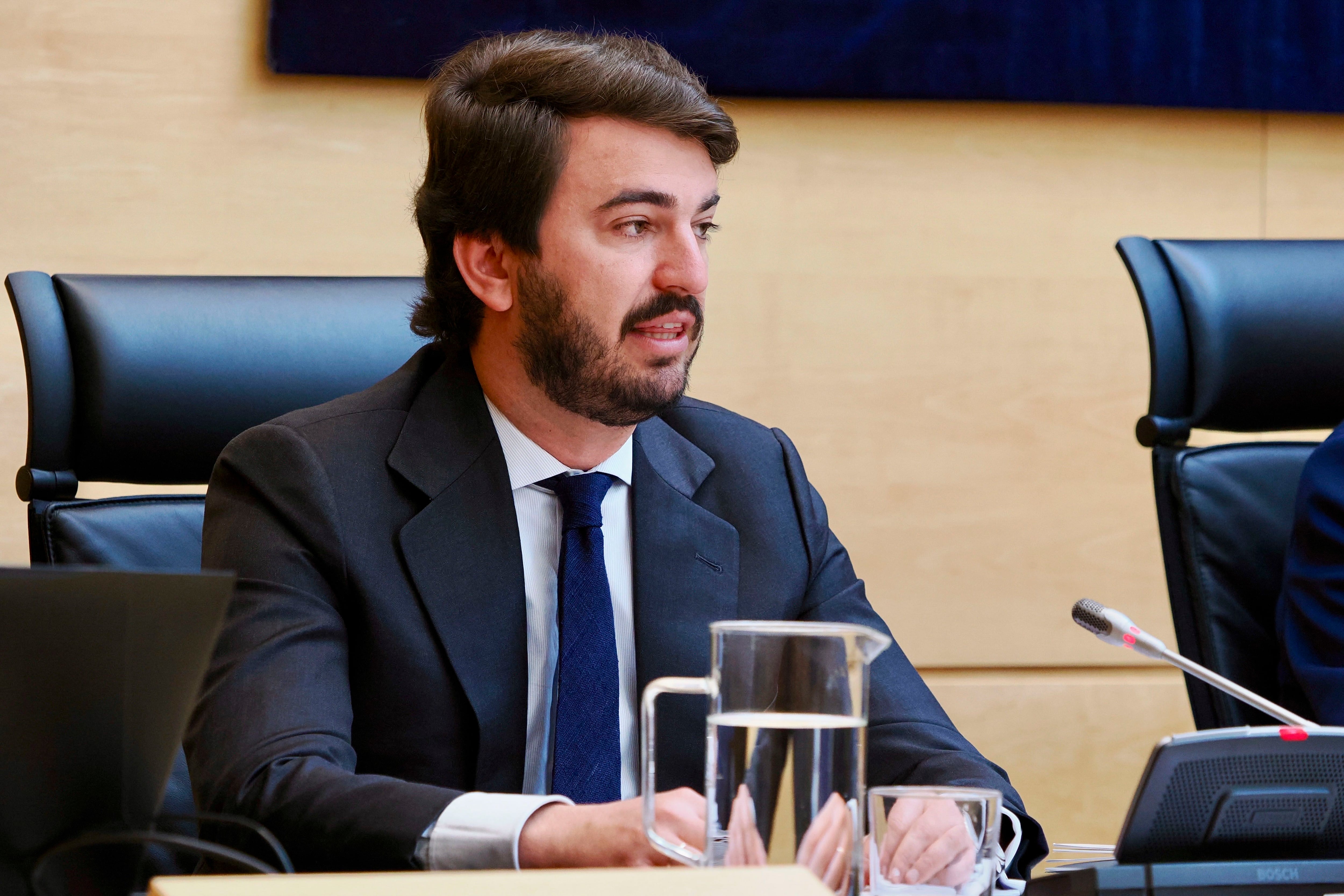 El vicepresidente de Castilla y León (Vox), “dispuesto” a dejar su cargo si el PP acepta el reparto de menores inmigrantes