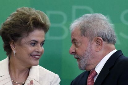 Rousseff y Lula, durante el nombramiento este jueves.