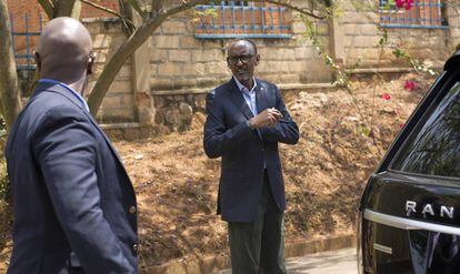 El presidente de Ruanda Paul Kagame después de votar en Kigali el viernes.