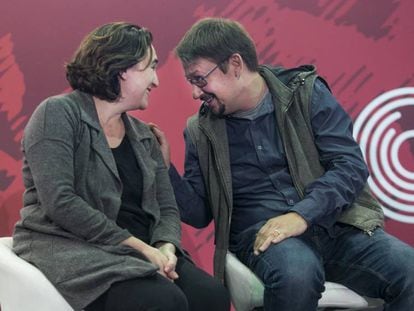 Ada Colau y Xavier Domènech, en un momento de la asamblea de Catalunya en Comú.