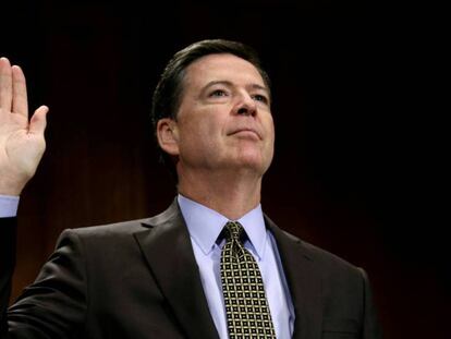 James Comey fa el jurament abans de testificar al Senat, el 3 de maig.